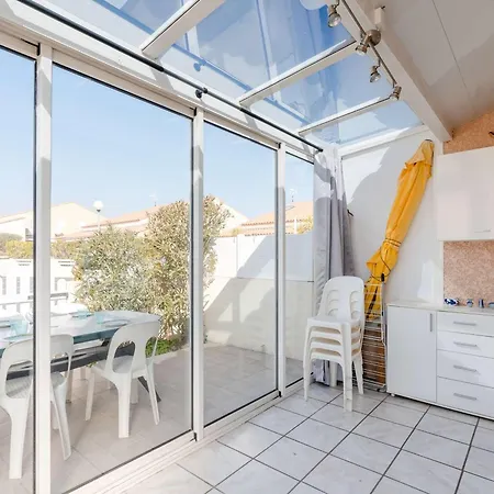 Villa Pavillon T2 Mezzanine Climatise Avec Piscine Et Parking, Proche - 6 Pers - Fr-1-409-216 *