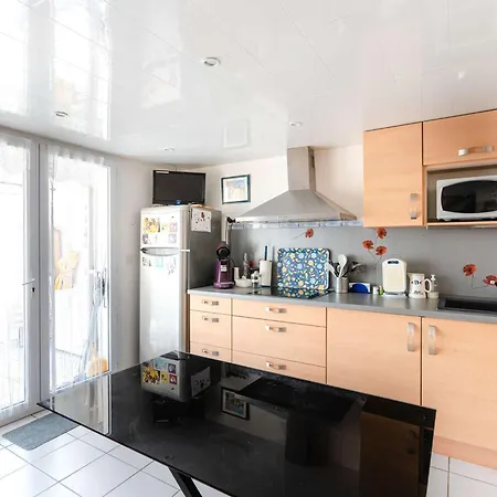 Villa Pavillon T2 Mezzanine Climatise Avec Piscine Et Parking, Proche - 6 Pers - Fr-1-409-216 Gruissan