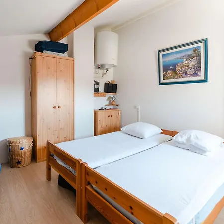 Pavillon T2 Mezzanine Climatise Avec Piscine Et Parking, Proche - 6 Pers - Fr-1-409-216 Villa Gruissan